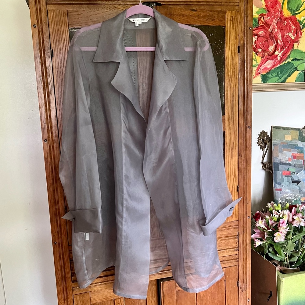 Silk Box 100% silk gray/lavender topper women’s XXL - elegance personified!